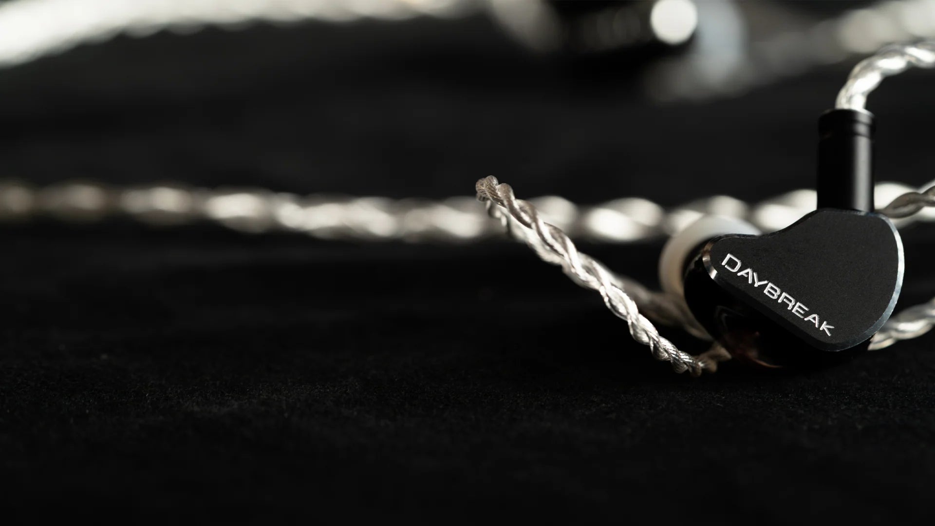 Crinear Daybreak | 1DD+2BA+2mPT IEMs